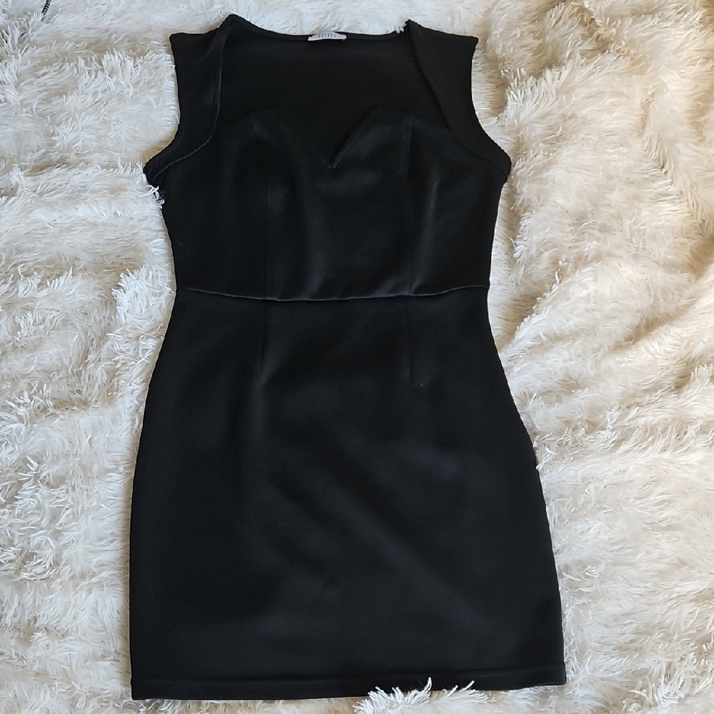 LITTLE BLACK DRESS
